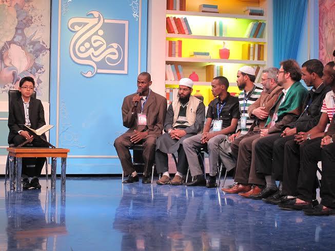 گزارشی از حضور متسابقان در برنامه «مفتاح»/ هنرنمایی حافظان و قاریان خردسال گزارشی از حضور متسابقان در برنامه «مفتاح»/ هنرنمایی حافظان و قاریان خردسال