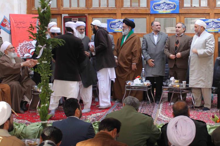 تجلیل از برترین های کش.ری مسابقات قرآنی در هفته وحدت