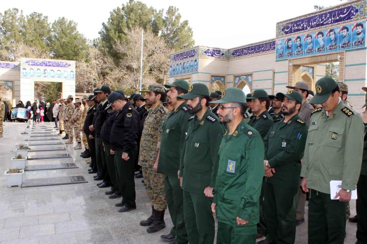 غبارروبی و عطرافشانی مزار شهدای تربت جام