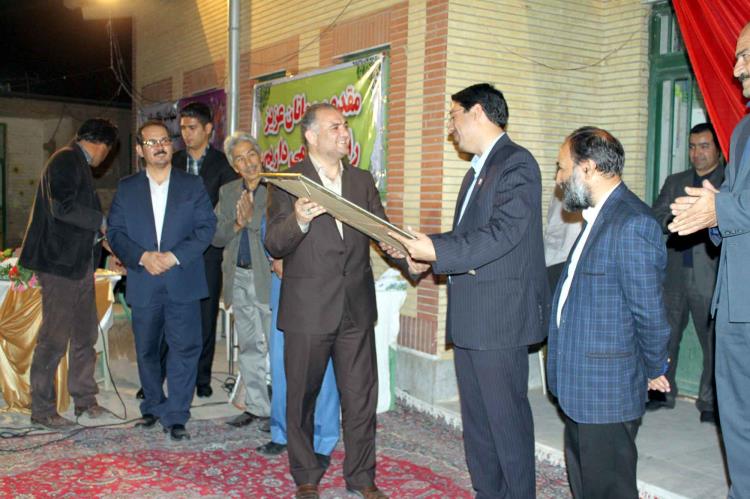  عنوان شناسه 3351359 تاریخ تولید 1394/6/3-13:19 آخرین تغییر 1394/6/3-13:19 