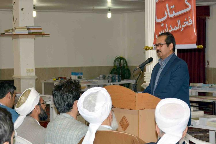فیاض رئیس ارشاد  تربت جام در نمایشگاه کتاب فخرالمدارس 