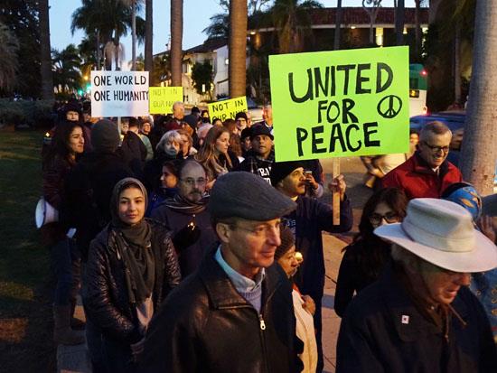 راهپیمایی-اعلام-همبستگی-با-مسلمانان-در-کالیفرنیا---عکس